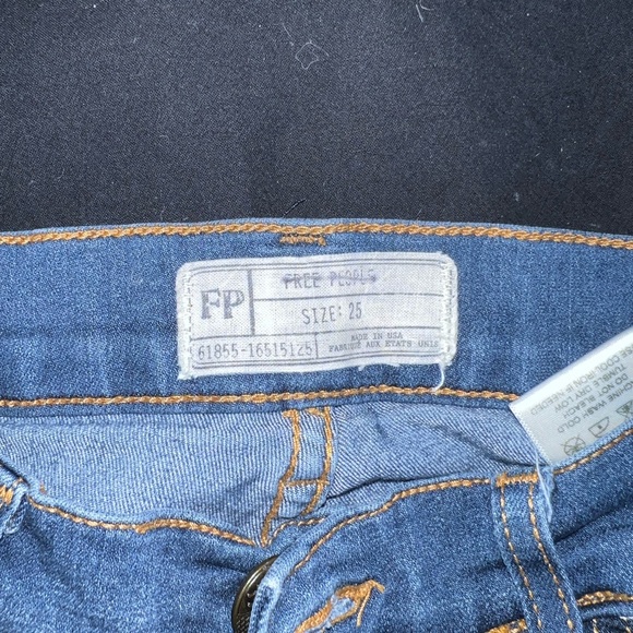 Free People Bell Bottom Flare Blue Jeans Size 25 - Picture 3 of 3